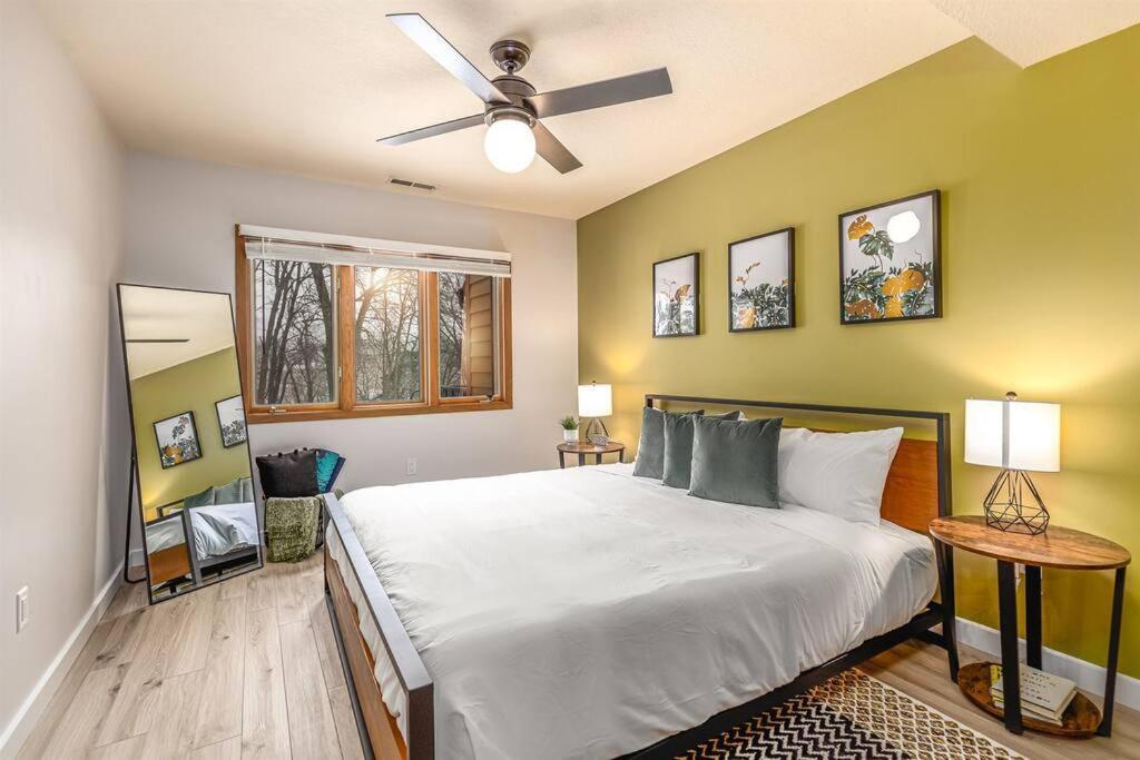 Peaceful 2-Bedroom Townhome Retreat W/Wooded View Galena Buitenkant foto